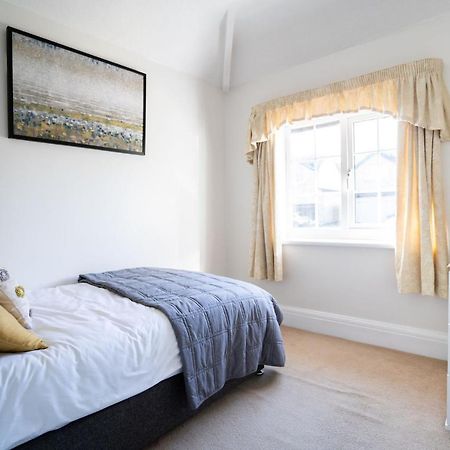 Beautiful Detached Home In Quaint Village Setting Wetherby Buitenkant foto