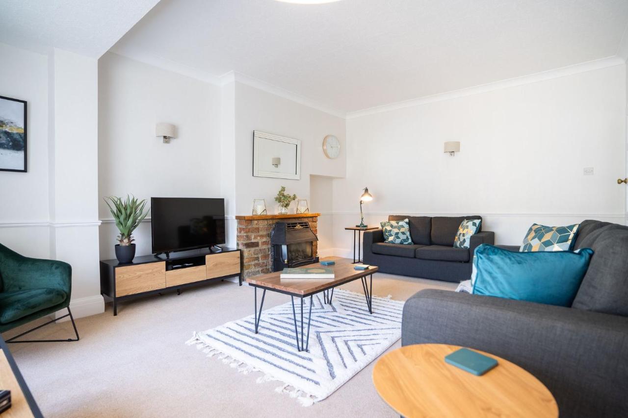 Beautiful Detached Home In Quaint Village Setting Wetherby Buitenkant foto