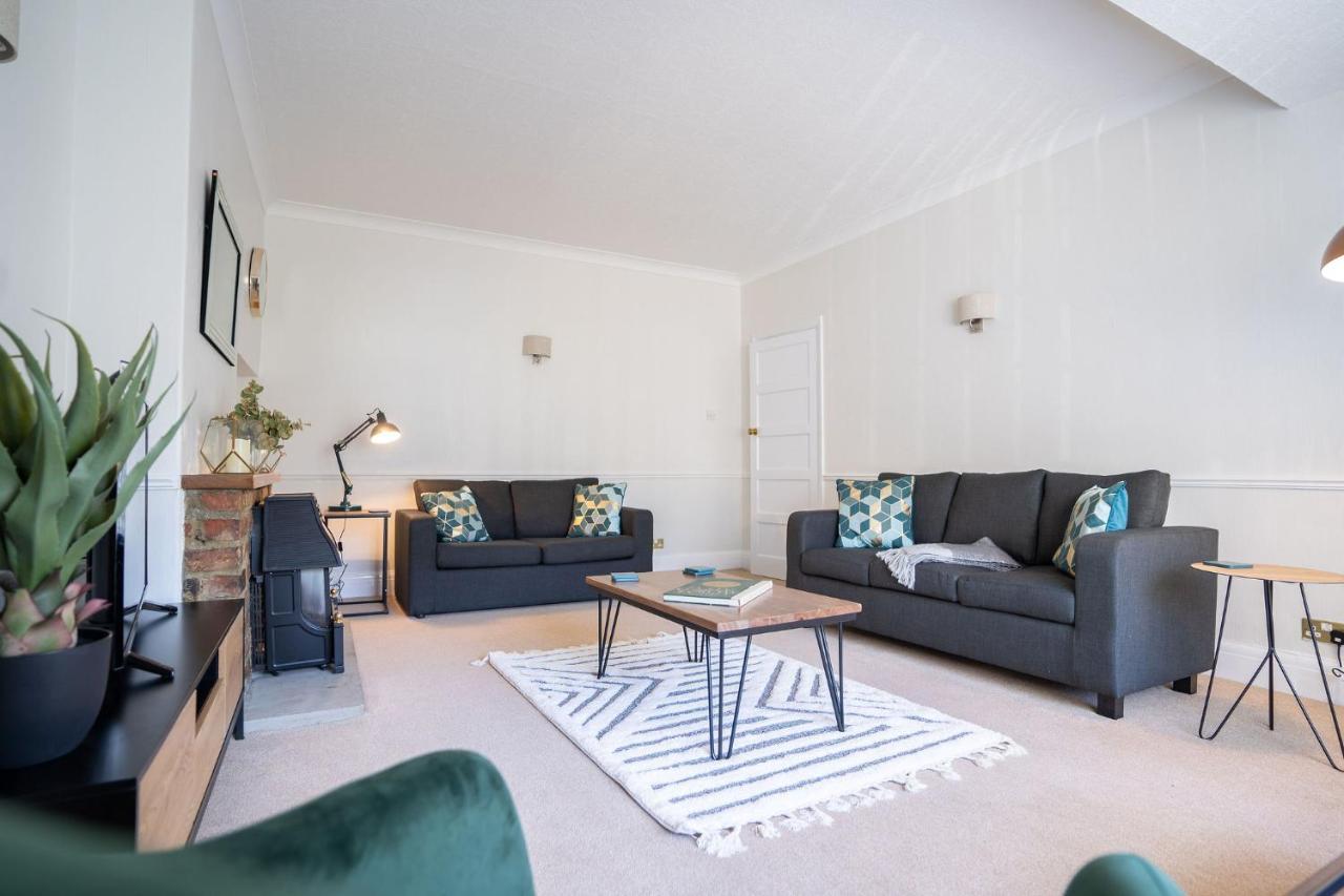 Beautiful Detached Home In Quaint Village Setting Wetherby Buitenkant foto