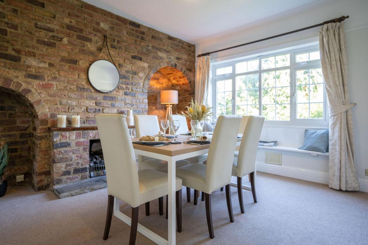 Beautiful Detached Home In Quaint Village Setting Wetherby Buitenkant foto